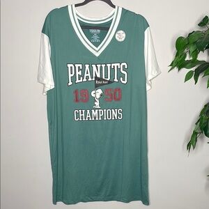 Peanuts Green and White Snoopy Pajama Nightgown